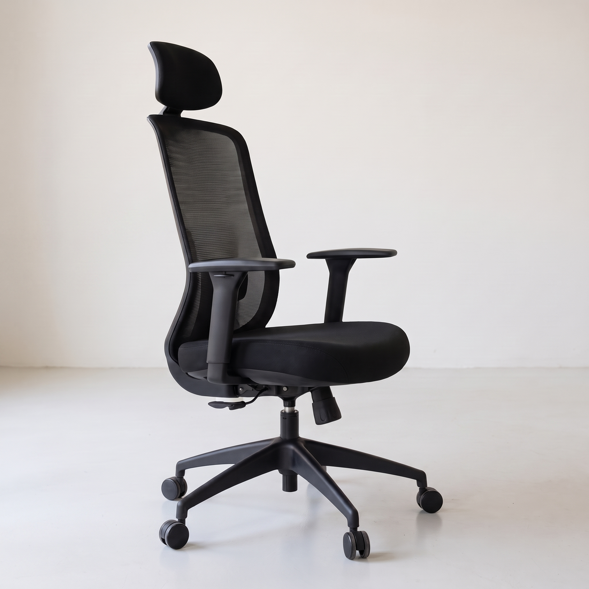 Karrigë ergonomike Lando HB në ambient zyre