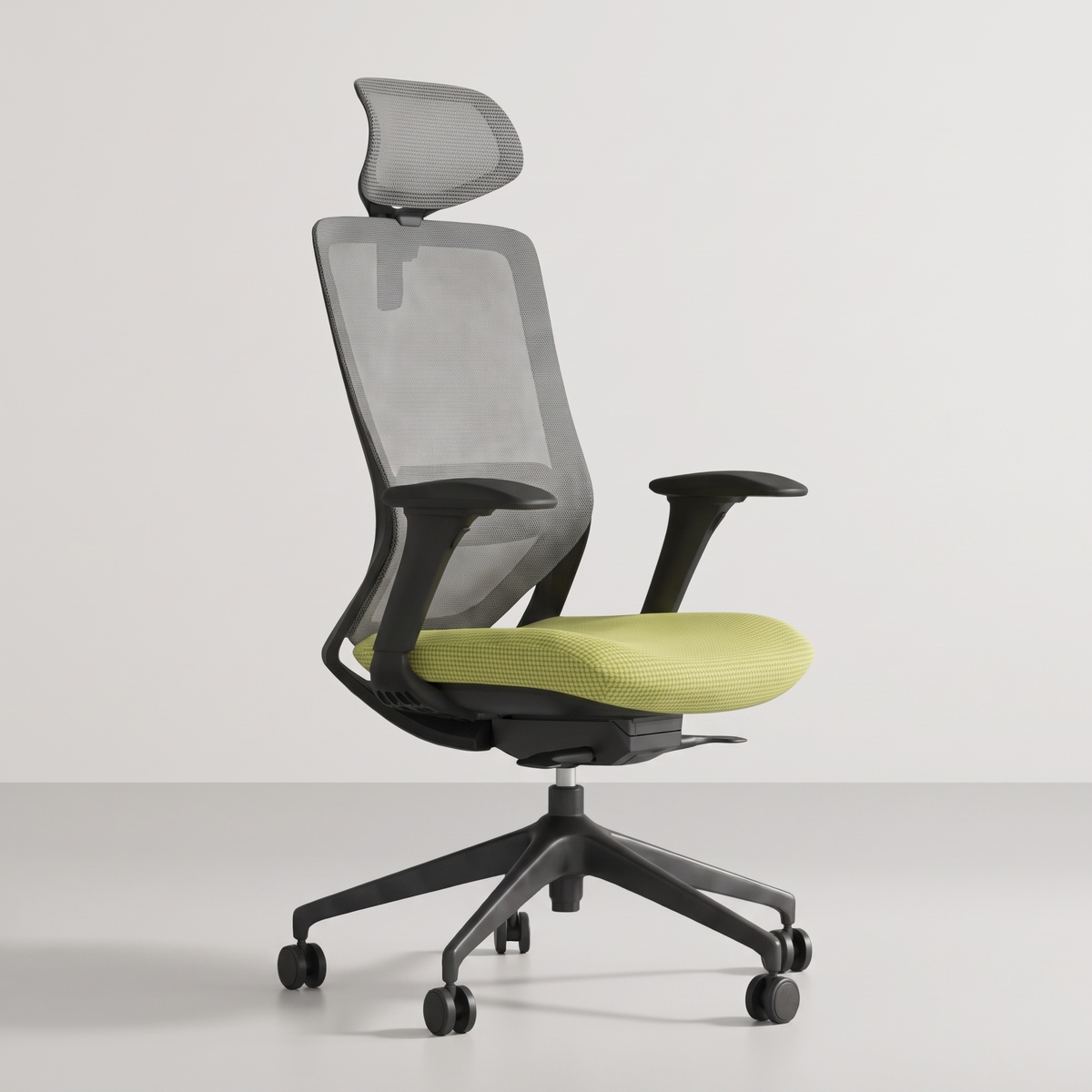 Karrigë ergonomike Swift GHB e gjelbërt në ambient zyre minimal